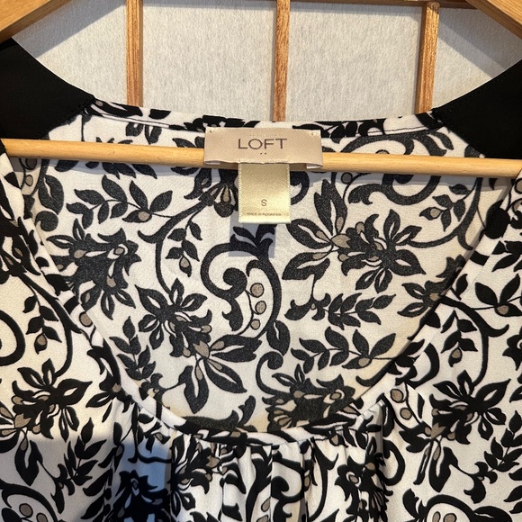 Loft sleeveless blouse floral print - Picture 2 of 7